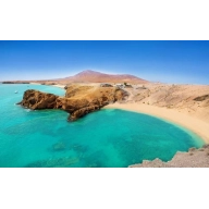 Vuelos desde 14€: Málaga a Lanzarote en mayo (ida y vuelta 28€)